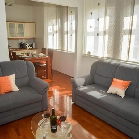 Claudia, Near Old Town, Free Parking Place 아파트 자다르