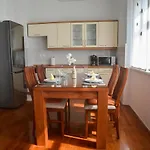 Claudia, Near Old Town, Free Parking Place 아파트 자다르