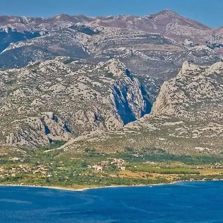 Claudia, Near Old Town, Free Parking Place * Zadar