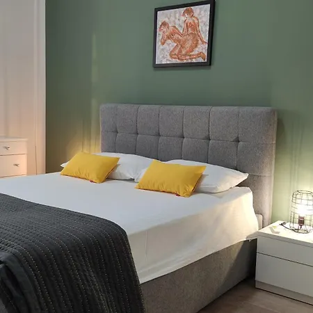 Apartment Claudia, Near Old Town, Free Parking Place Zadar