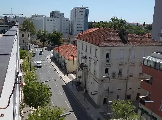 Claudia, Near Old Town, Free Parking Place Zadar