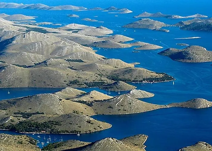 Claudia, Near Old Town, Free Parking Place Apartment