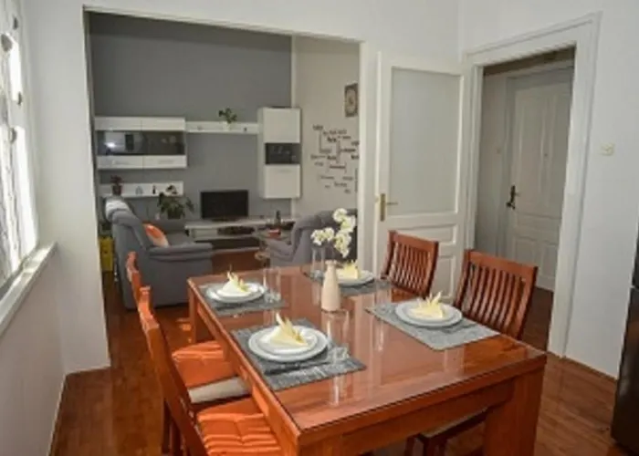 Claudia, Near Old Town, Free Parking Place Apartment Zadar