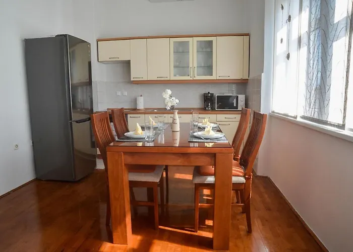 Claudia, Near Old Town, Free Parking Place Apartment Zadar