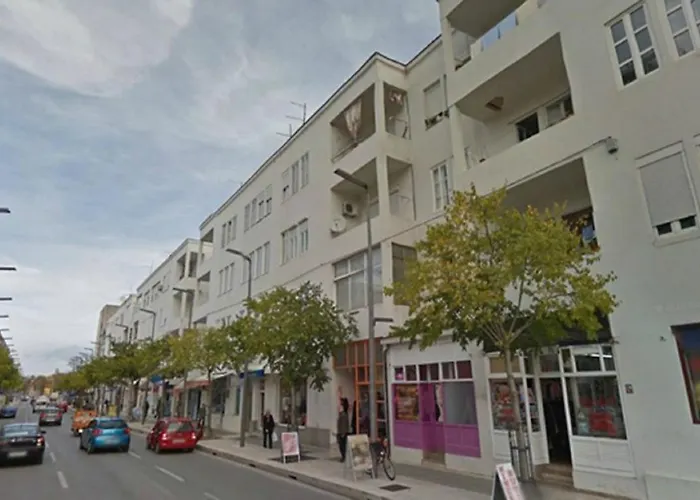 Claudia, Near Old Town, Free Parking Place Apartment *