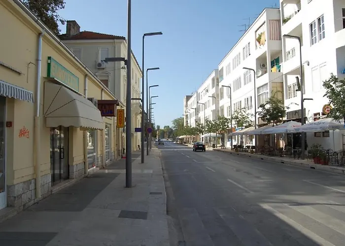 Claudia, Near Old Town, Free Parking Place Apartment Zadar