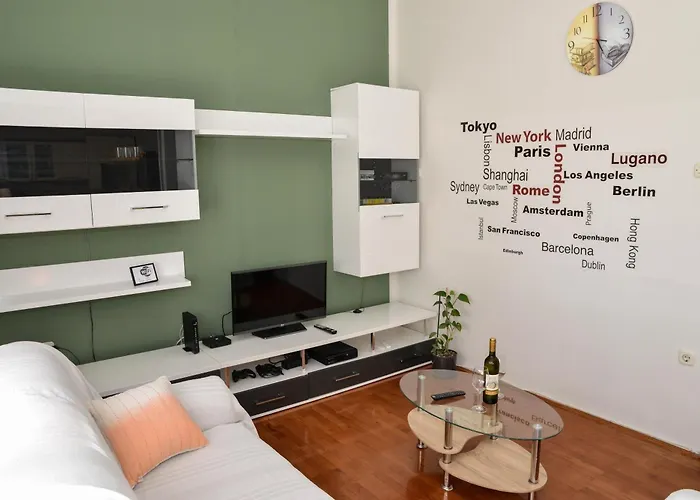 Apartment Claudia, Near Old Town, Free Parking Place