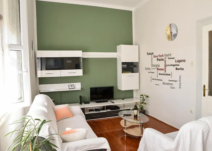 Claudia, Near Old Town, Free Parking Place Zadar